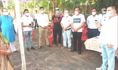 12 सेंटर पर 18 प्लवस वालो को ओर 6 सेंटर पर 45 प्लस वालो का हुआ कोविड टीकाकरण तीन हजार 300 से अधिक को वेक्सीन लगाने का है लक्ष्य