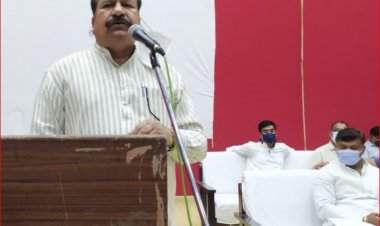 विधायक श्री दिलीप सिह परिहार ने शतप्रतिशत टीकाकरण करवाने की शपथ दिलाई