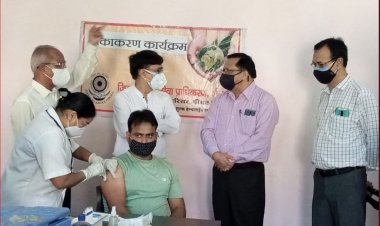 राज्यों/केंद्रशासित प्रदशों को टीके की 33.63 करोड़ से अधिक खुराक प्रदान की गयीं  44 लाख से अधिक खुराक प्रक्रियारत हैं