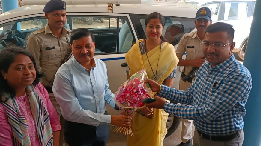 कलेक्टर श्री दिनेश जैन ने नीमच में पदभार संभाला