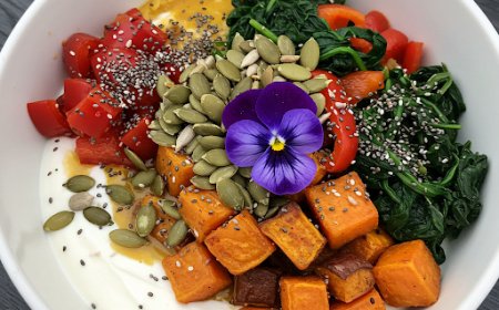 पाचन तंत्र के लिए हेल्दी ब्रेकफास्ट बाउल कैसे बनाएं (How to Build a Gut-Friendly Breakfast Bowl)