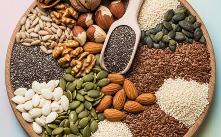 प्रतिदिन रोग प्रतिरोधक क्षमता बढ़ाने के लिए नट्स और सीड्स मिक्स (Nut and Seed Mixes for Daily Immunity Boosting)