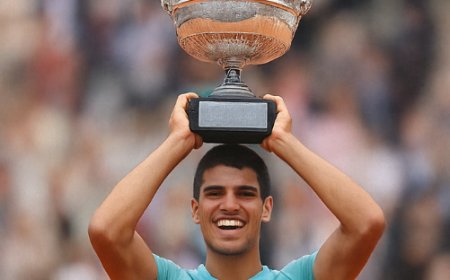 “Ronald Ross at Roland Garros?” Nope, buddy — but Alcaraz wins hearts and the title too!