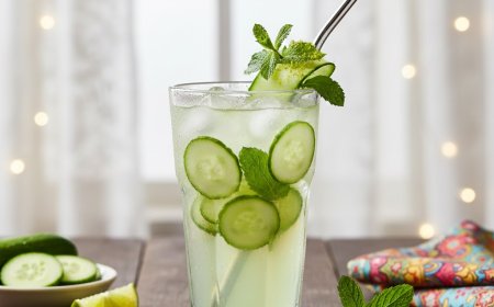 चिल्ड कुकुंबर मिंट कूलर कैसे बनाएं  (How to Make a Chilled Cucumber Mint Cooler)
