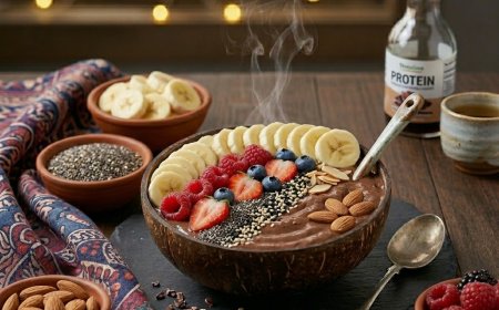 चॉकलेट बनाना प्रोटीन स्मूदी कैसे बनाएं (How to Make a Chocolate Banana Protein Smoothie)